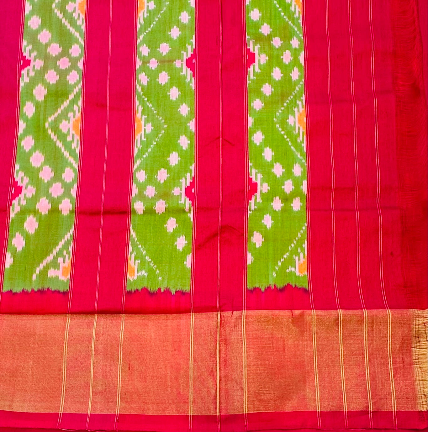 PARROT GREEN POCHAMPALLY SILK ( IKKAT)