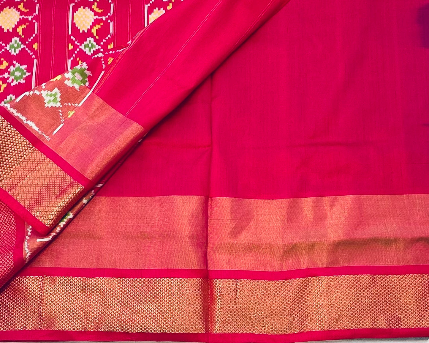 BOTTLE GREEN POCHAMPALLY SILK
