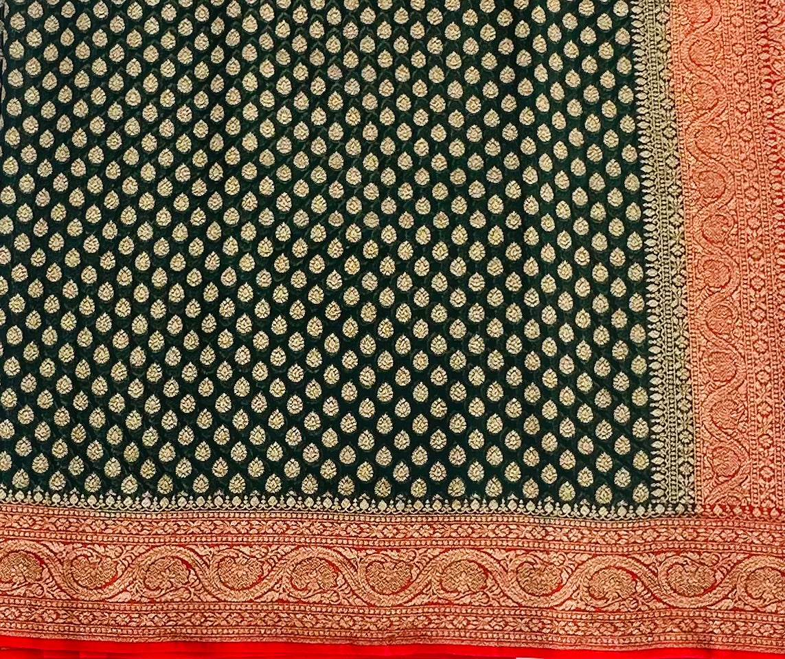 BOTTLE GREEN BANARAS PURE KADDI GORGETTE