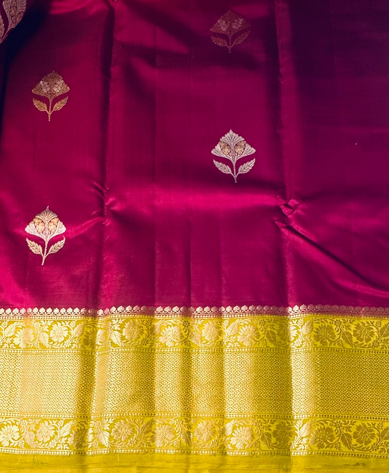 RANI PINK ND MEHENDI GREEN BANARAS RAW MANGO SAREE