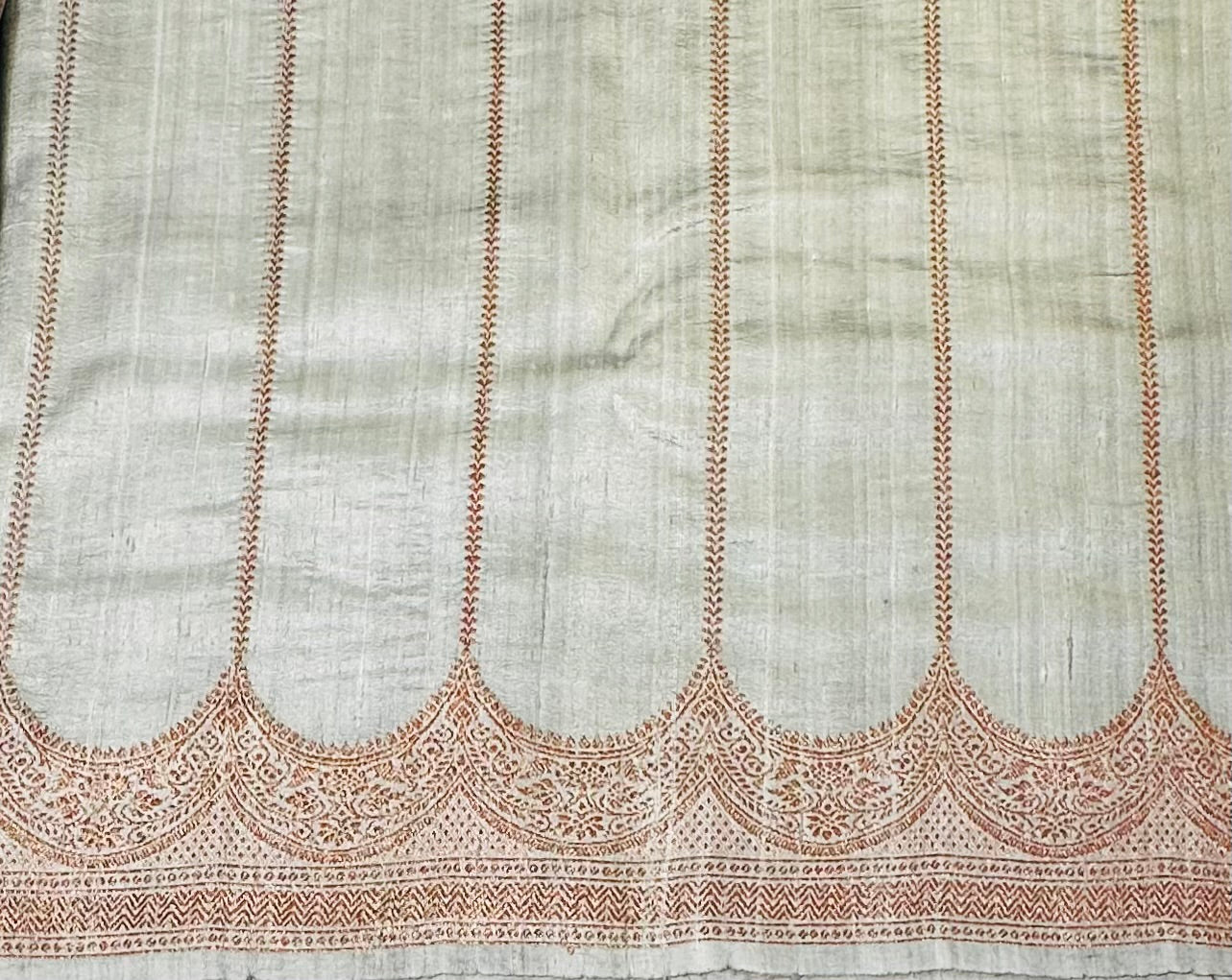 PASTEL GREEN BANARAS PURE RAW SILK SAREE