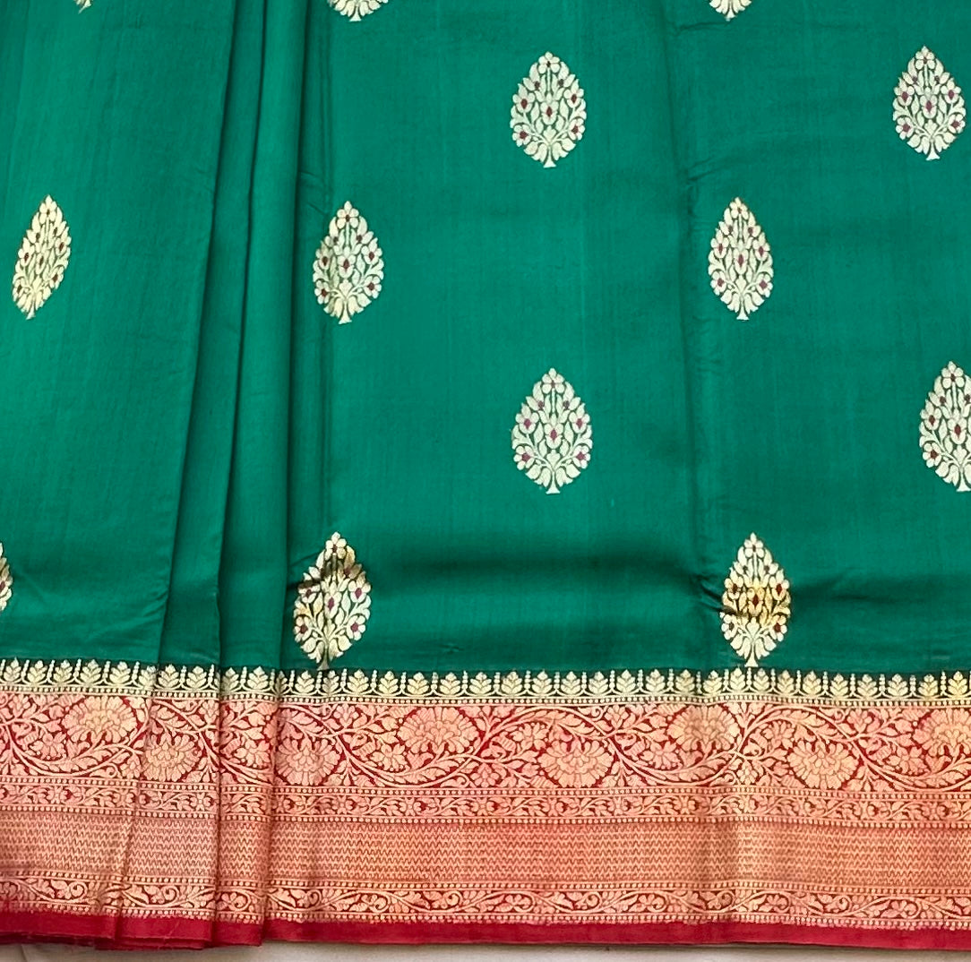 BOTTLE GREEN ND RED BANARAS RAW MANGO SAREE