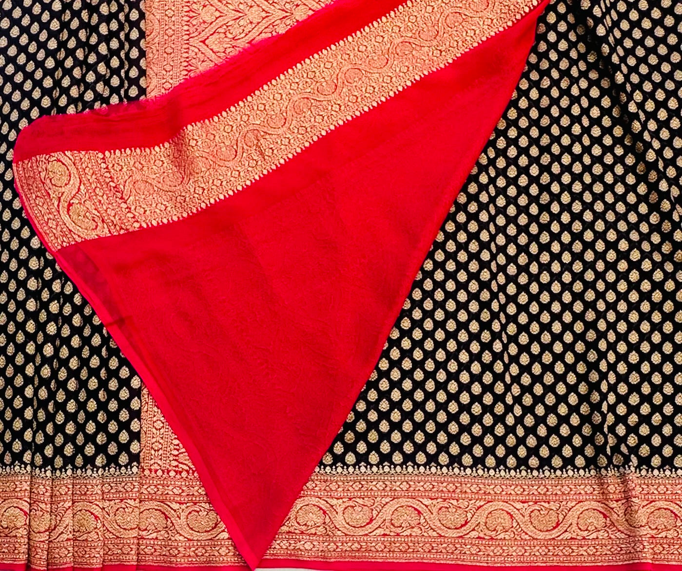 NAVY BLUE BANARAS PURE KADDI GORGETTE