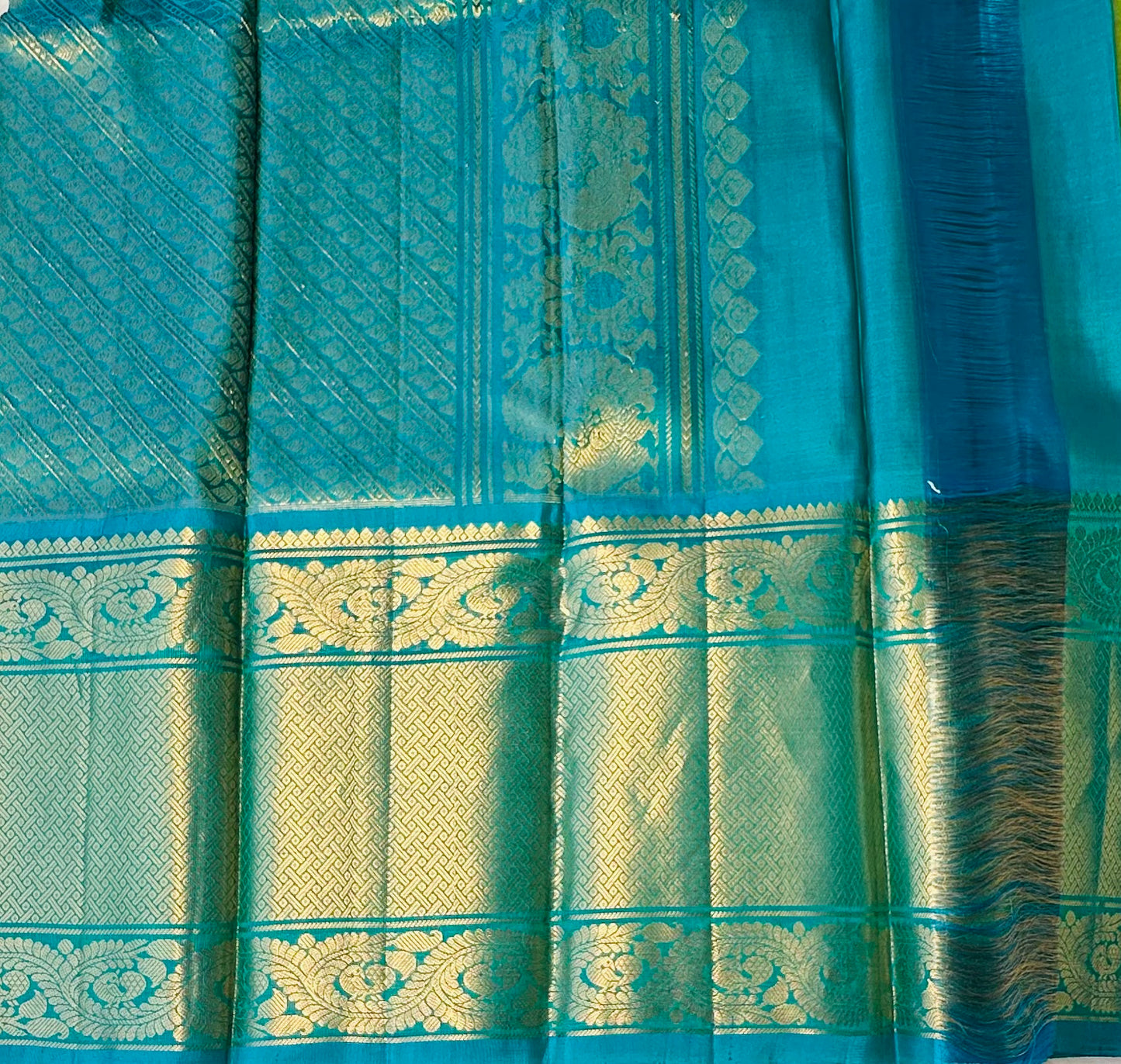 PARROT GREEN KANJIVARAM LIGHT WEIGHT